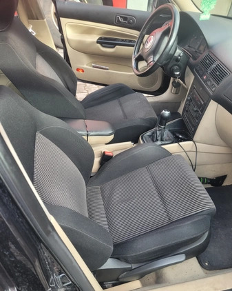 Volkswagen Golf cena 8900 przebieg: 275000, rok produkcji 2002 z Kobyłka małe 92